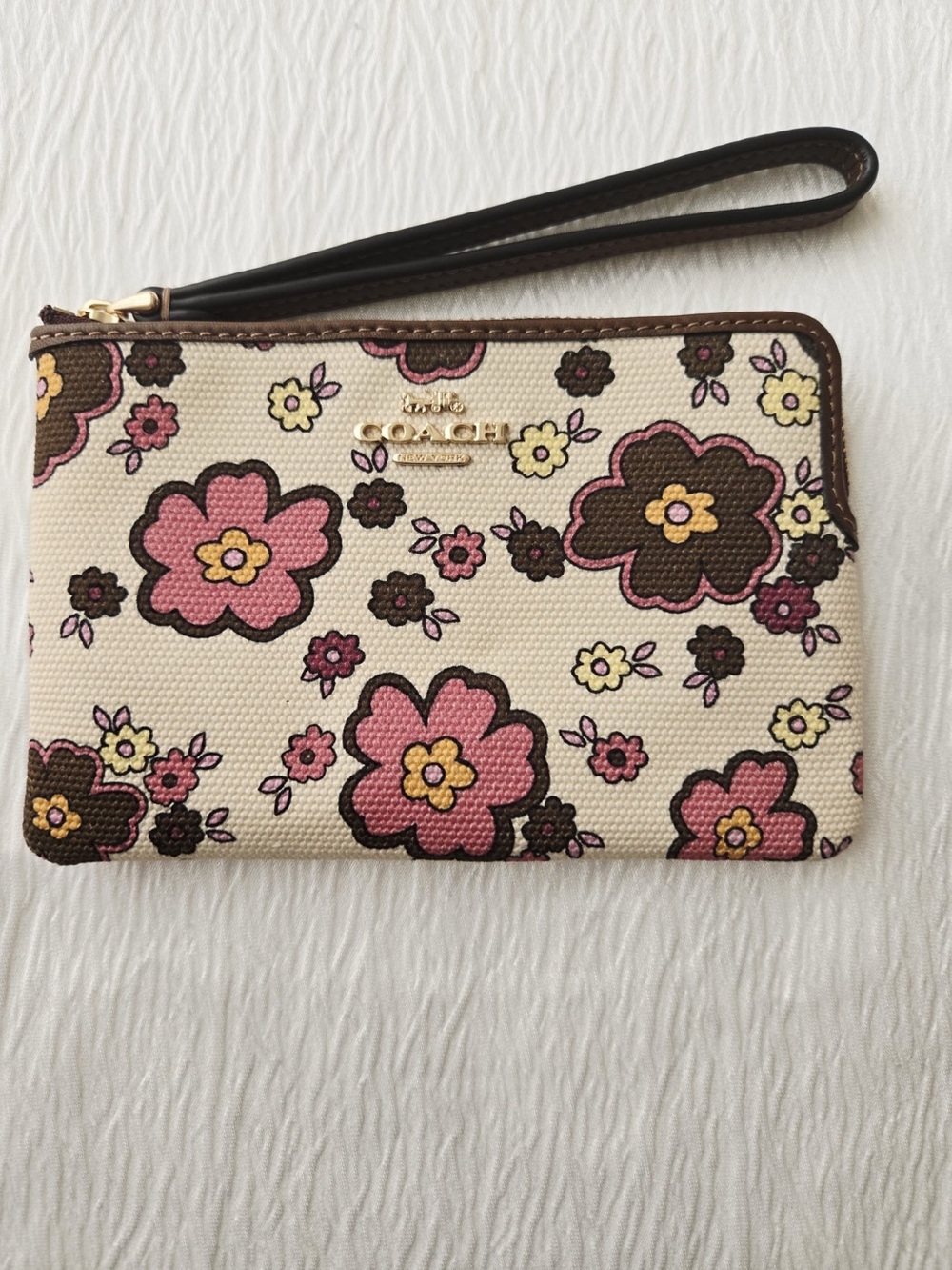 Coach Corner Zip Wristlet in Signature with Stripe floral - Picture 3 of 5